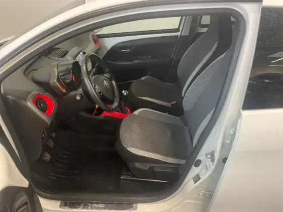 TOYOTA AYGO II - voiture d'occasion - Photo 18
