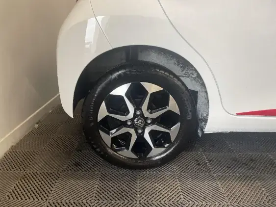 TOYOTA AYGO II - voiture d'occasion - Photo 25