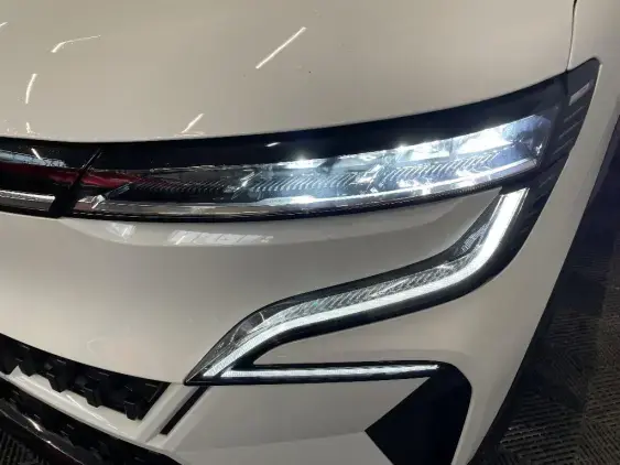 RENAULT MEGANE V - voiture d'occasion - Photo 22