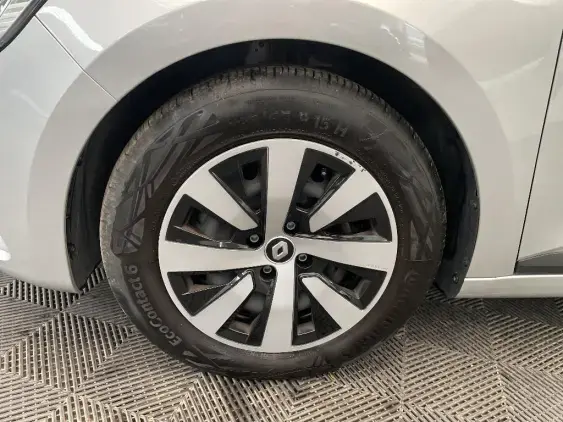 RENAULT CLIO V - voiture d'occasion - Photo 23