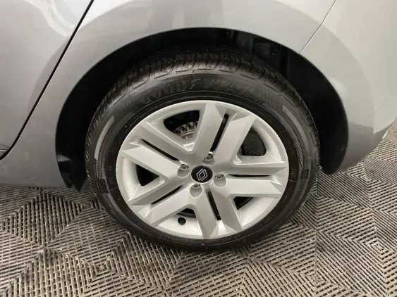 RENAULT CLIO V - voiture d'occasion - Photo 24