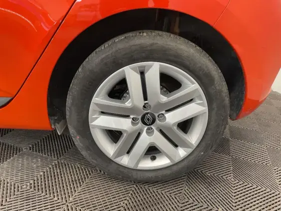 RENAULT CLIO V - voiture d'occasion - Photo 24