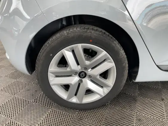 RENAULT CLIO V - voiture d'occasion - Photo 25