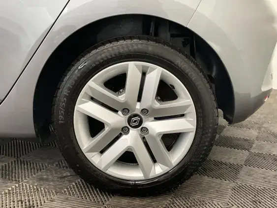 RENAULT CLIO V - voiture d'occasion - Photo 24