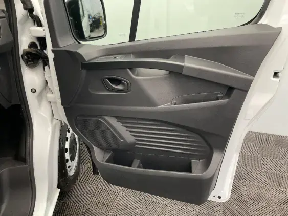 RENAULT TRAFIC FG III - voiture d'occasion - Photo 20