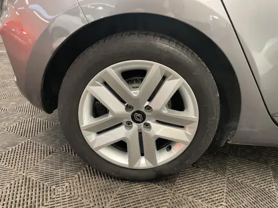 RENAULT CLIO V - voiture d'occasion - Photo 25