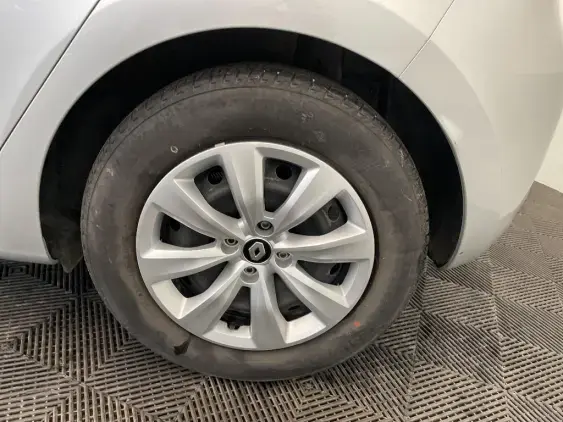 RENAULT CLIO V - voiture d'occasion - Photo 24