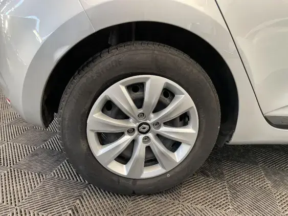 RENAULT CLIO V - voiture d'occasion - Photo 25