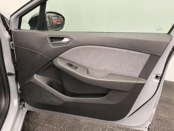 RENAULT CLIO V - voiture d'occasion - Photo 20