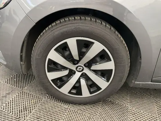 RENAULT CLIO V - voiture d'occasion - Photo 23