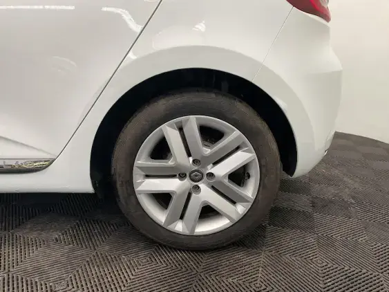 RENAULT CLIO V - voiture d'occasion - Photo 24