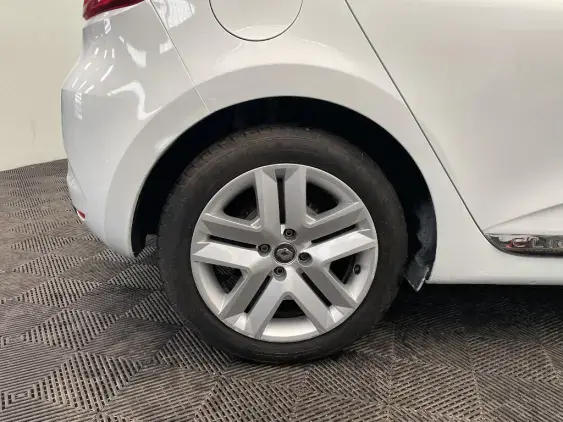 RENAULT CLIO V - voiture d'occasion - Photo 25