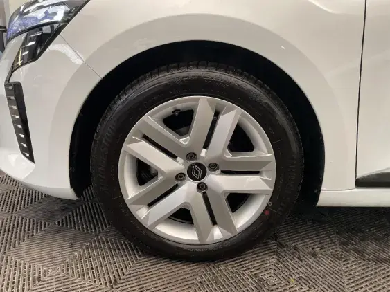 RENAULT CLIO V - voiture d'occasion - Photo 23