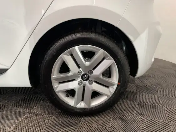 RENAULT CLIO V - voiture d'occasion - Photo 24