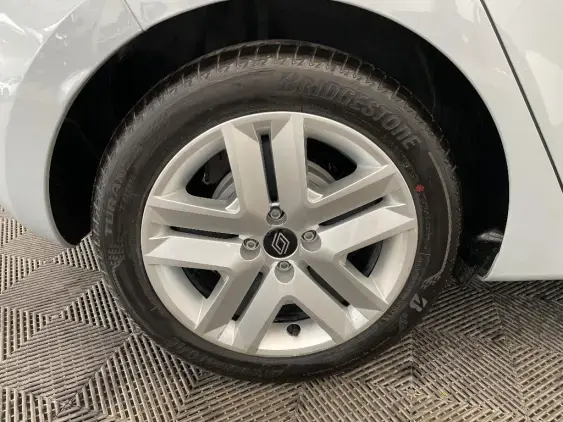 RENAULT CLIO V - voiture d'occasion - Photo 25