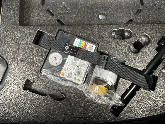 RENAULT CLIO V - voiture d'occasion - Photo 17