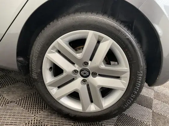 RENAULT CLIO V - voiture d'occasion - Photo 24