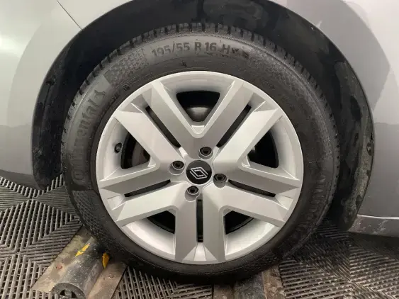 RENAULT CLIO V - voiture d'occasion - Photo 23