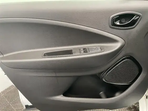 RENAULT ZOE - voiture d'occasion - Photo 19