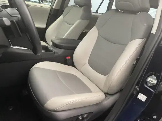 TOYOTA RAV4 V - voiture d'occasion - Photo 18