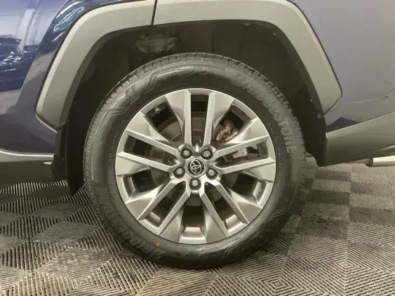 TOYOTA RAV4 V - voiture d'occasion - Photo 24