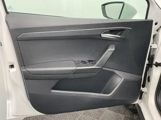 SEAT ARONA - voiture d'occasion - Photo 19