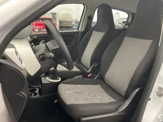 RENAULT TWINGO III - voiture d'occasion - Photo 18