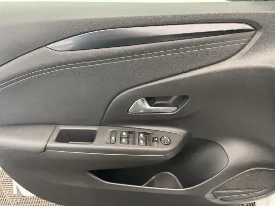 OPEL CORSA F - voiture d'occasion - Photo 19