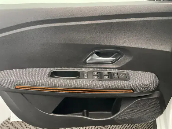 DACIA SANDERO III - voiture d'occasion - Photo 19