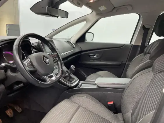 RENAULT SCENIC IV - voiture d'occasion - Photo 16