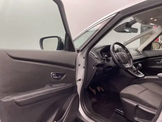 RENAULT SCENIC IV - voiture d'occasion - Photo 17