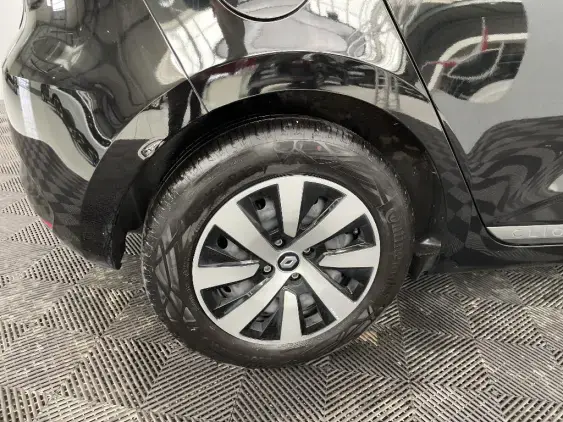 RENAULT CLIO V - voiture d'occasion - Photo 24