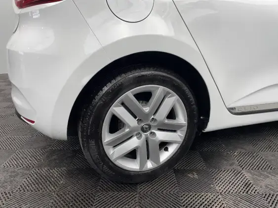 RENAULT CLIO V - voiture d'occasion - Photo 24