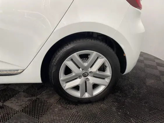 RENAULT CLIO V - voiture d'occasion - Photo 23