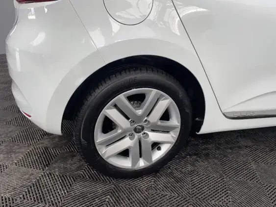 RENAULT CLIO V - voiture d'occasion - Photo 24