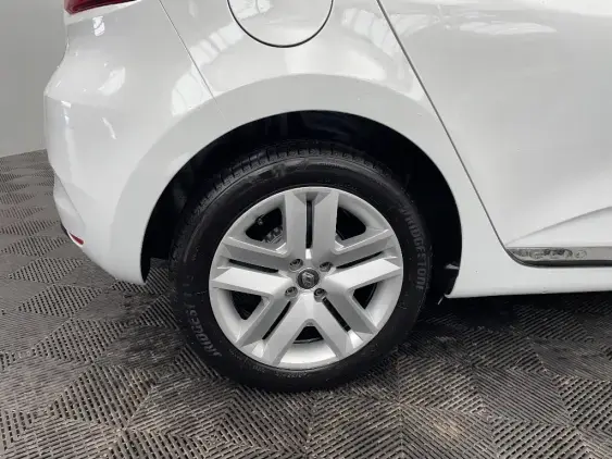 RENAULT CLIO V - voiture d'occasion - Photo 24