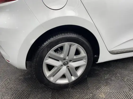 RENAULT CLIO V - voiture d'occasion - Photo 24