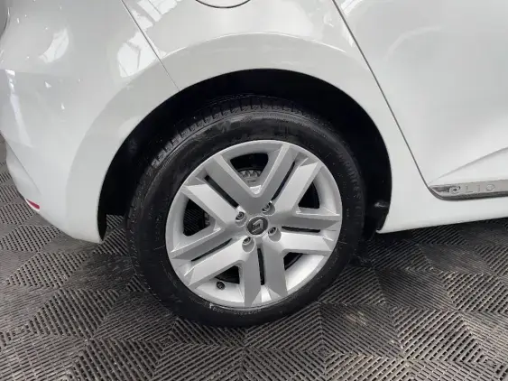 RENAULT CLIO V - voiture d'occasion - Photo 24