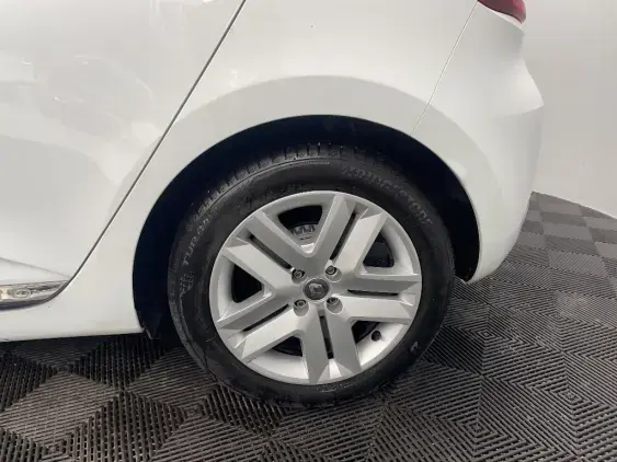 RENAULT CLIO V - voiture d'occasion - Photo 23