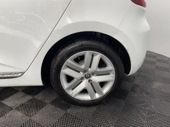 RENAULT CLIO V - voiture d'occasion - Photo 23