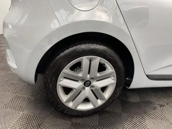 RENAULT CLIO V - voiture d'occasion - Photo 25