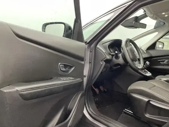 RENAULT SCENIC IV - voiture d'occasion - Photo 18