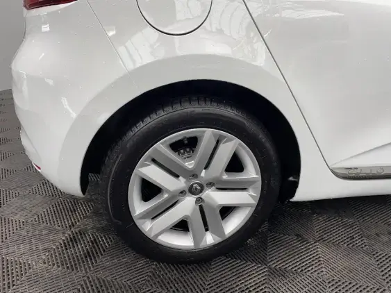 RENAULT CLIO V - voiture d'occasion - Photo 23