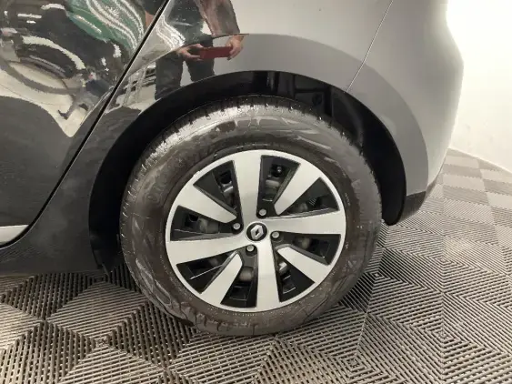 RENAULT CLIO V - voiture d'occasion - Photo 23