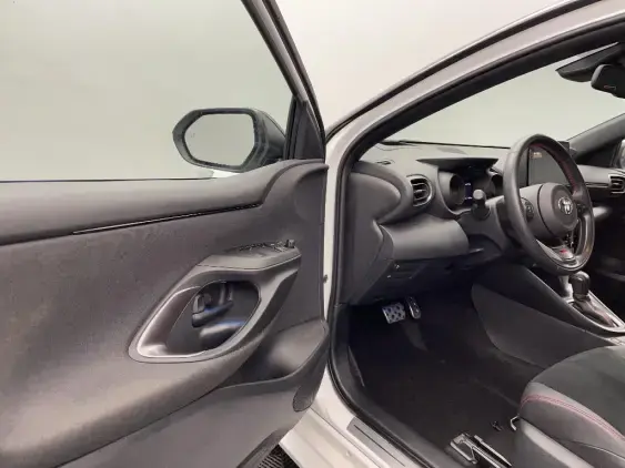 TOYOTA YARIS IV - voiture d'occasion - Photo 18