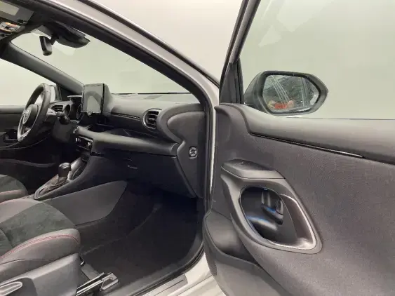 TOYOTA YARIS IV - voiture d'occasion - Photo 19