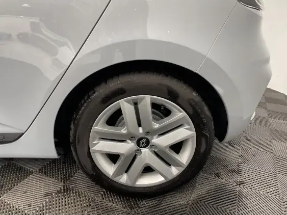 RENAULT CLIO V - voiture d'occasion - Photo 23