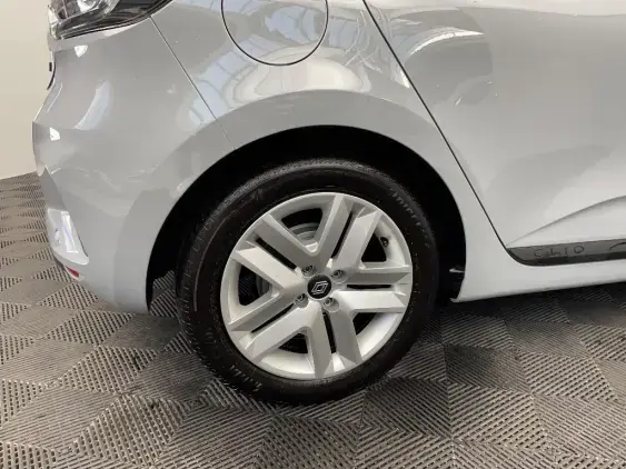 RENAULT CLIO V - voiture d'occasion - Photo 24