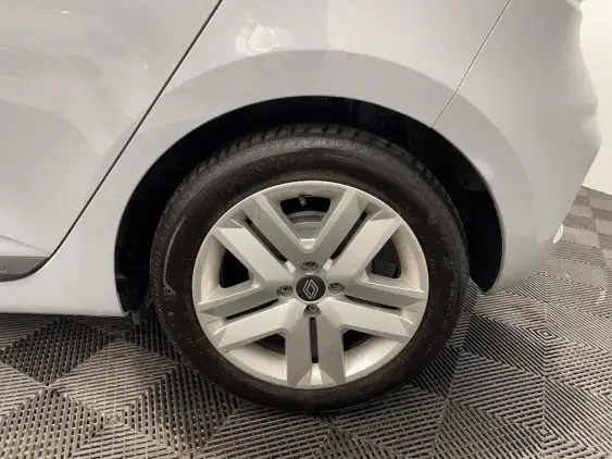 RENAULT CLIO V - voiture d'occasion - Photo 24