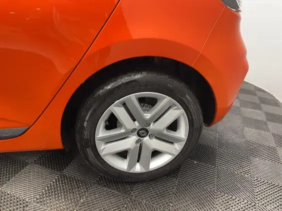 RENAULT CLIO V - voiture d'occasion - Photo 24